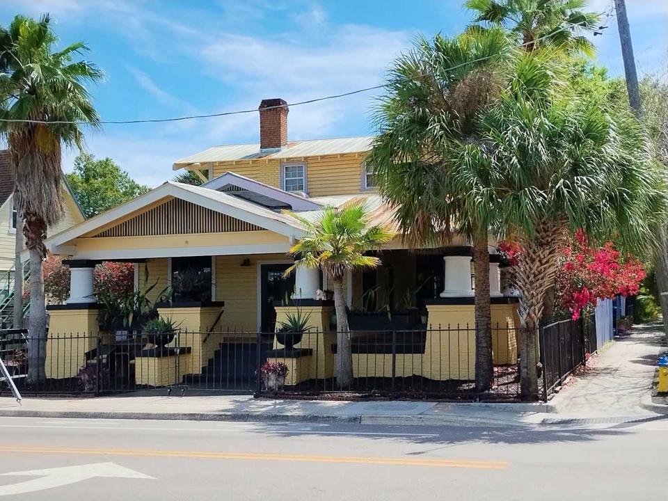 Palm Villa Hostel, Tampa Heights, Florida